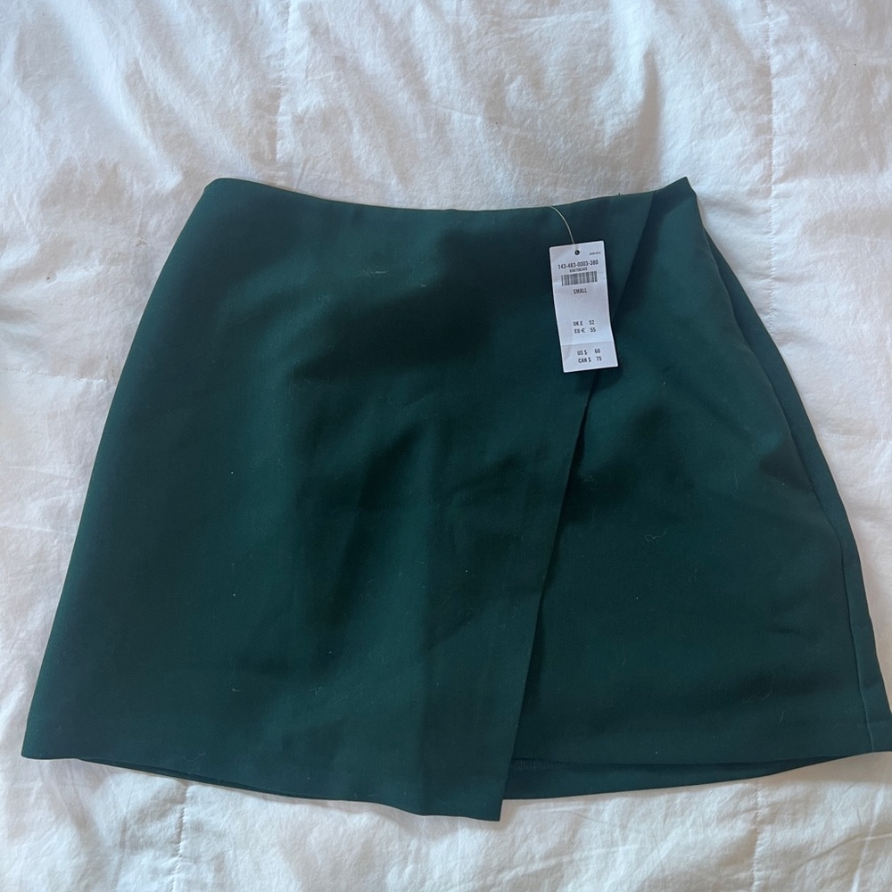 BRAND NEW with tags small dark green skort skirt